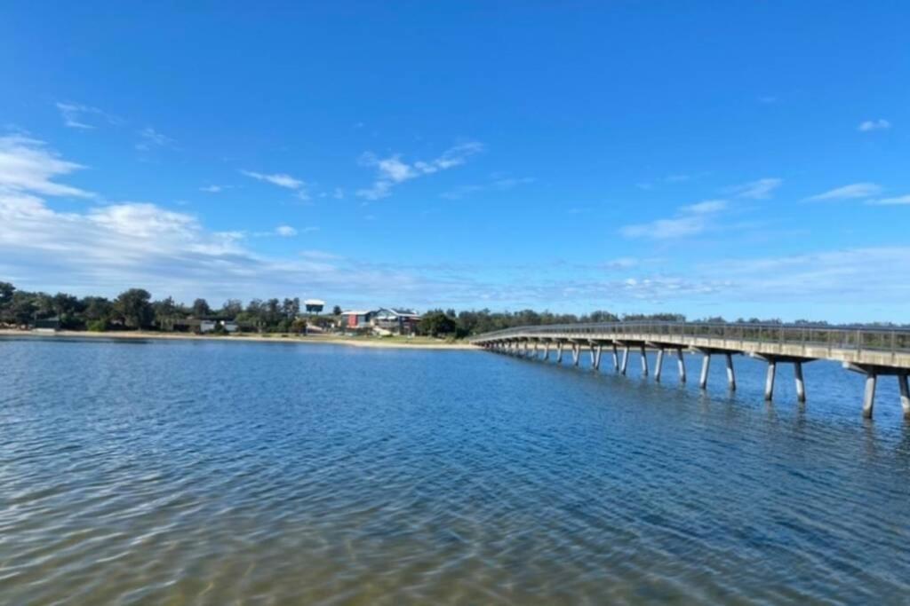 Driftwood Townhouse - Waterfront-Central Location Lakes Entrance Exterior foto