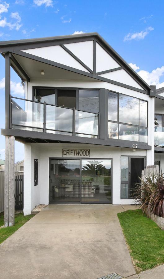 Driftwood Townhouse - Waterfront-Central Location Lakes Entrance Exterior foto
